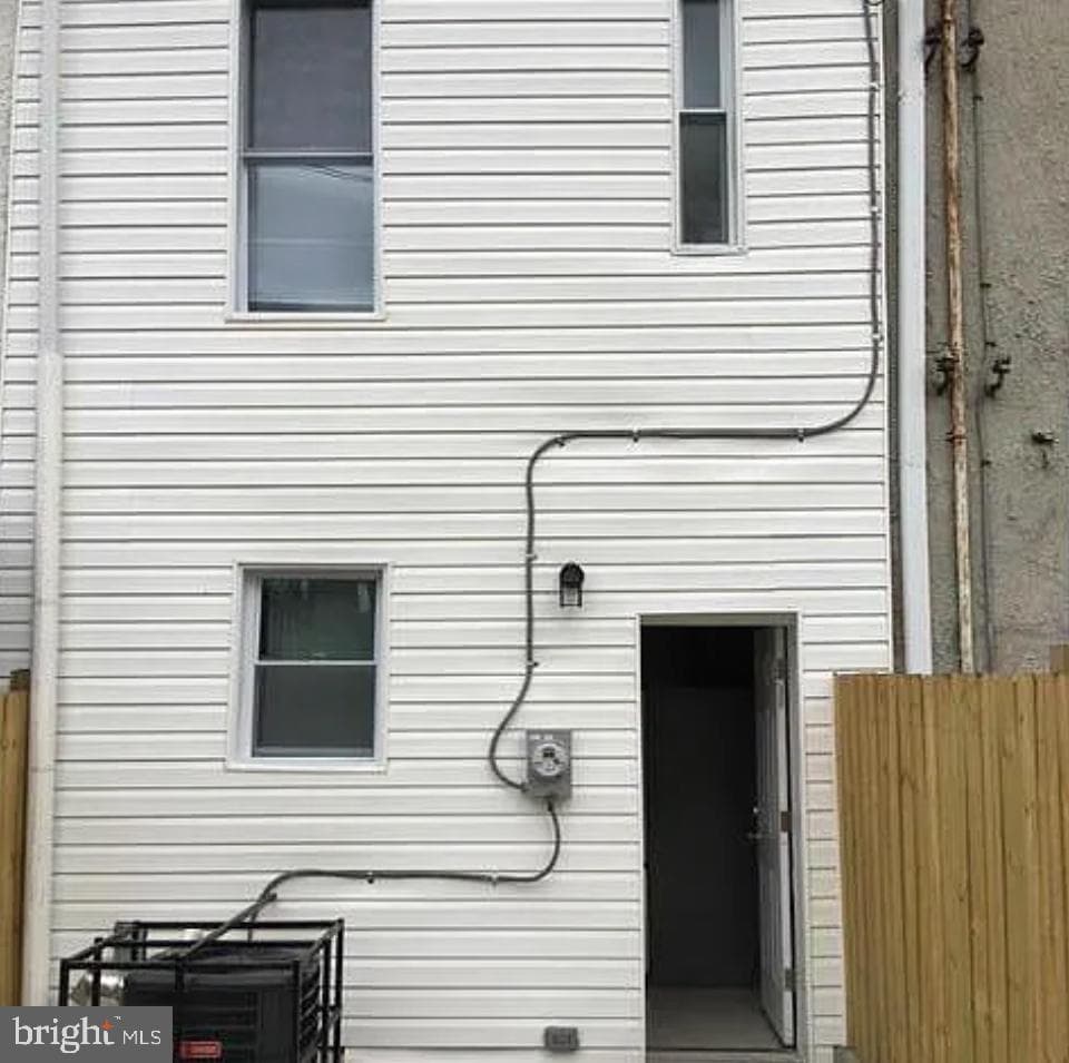2023 W Lexington Street photo 5