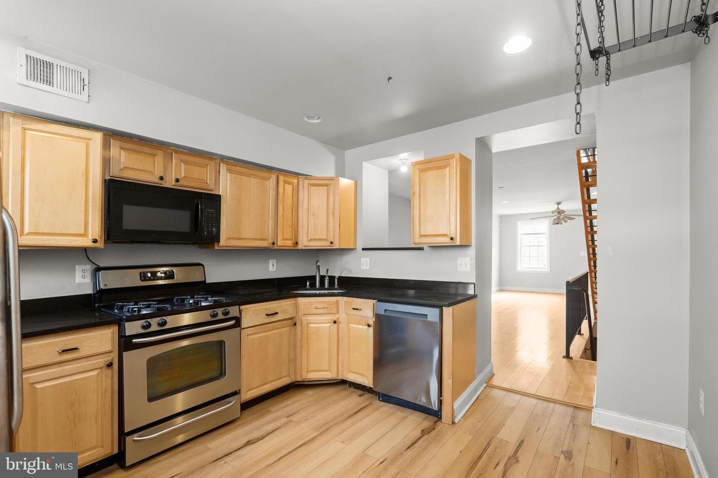 1012 W Lombard Street photo 17