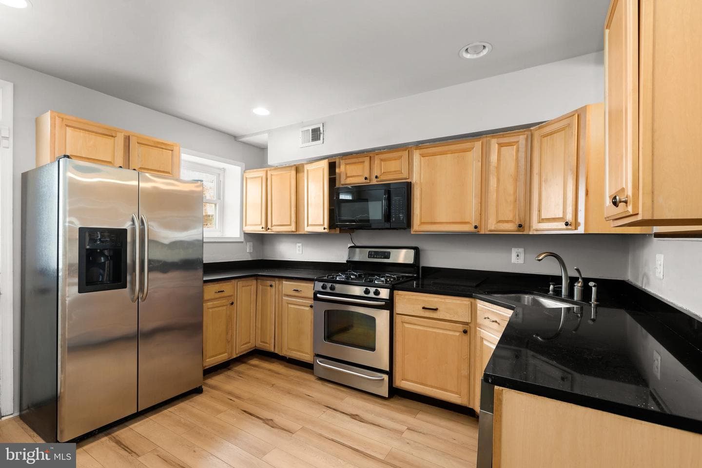 1012 W Lombard Street photo 3