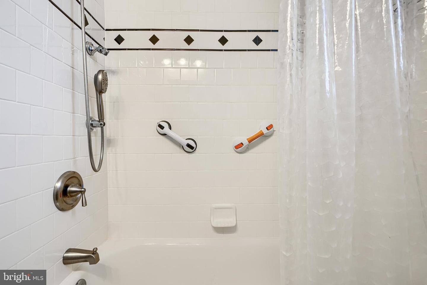 2215 South Road photo 16