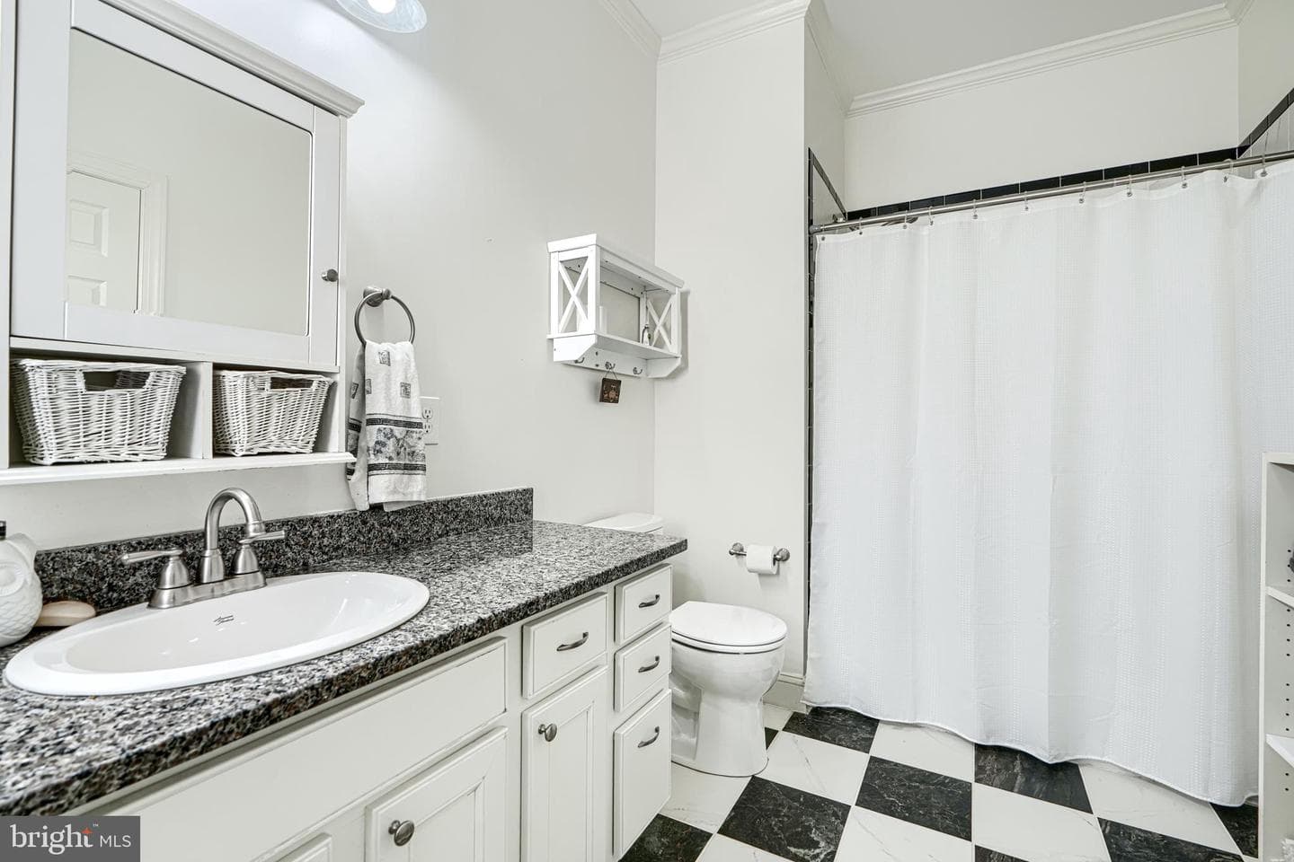2215 South Road photo 39