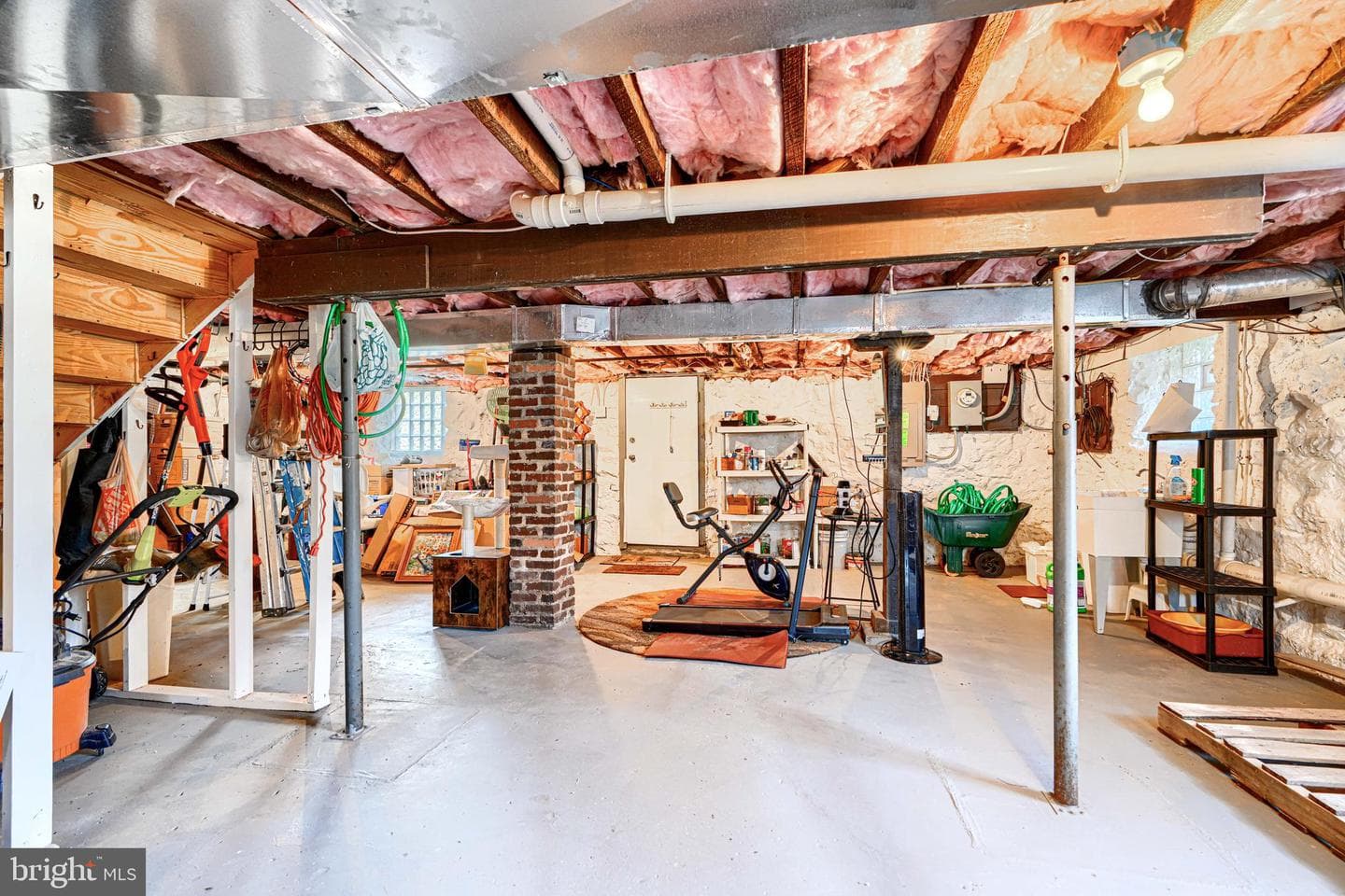 2215 South Road photo 47