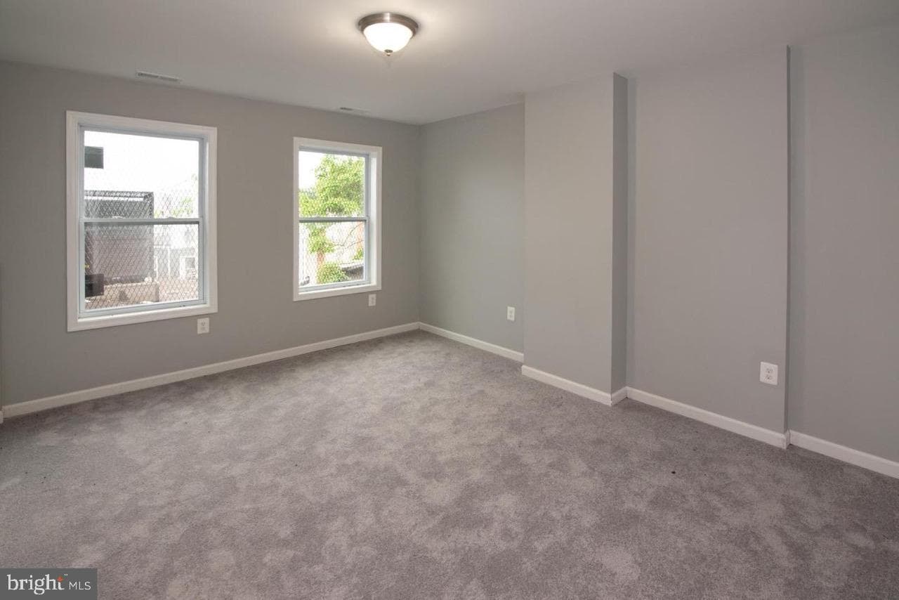 745 Dolphin Street photo 10