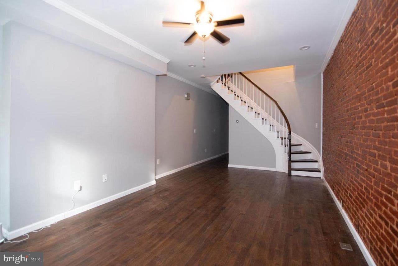 745 Dolphin Street photo 22