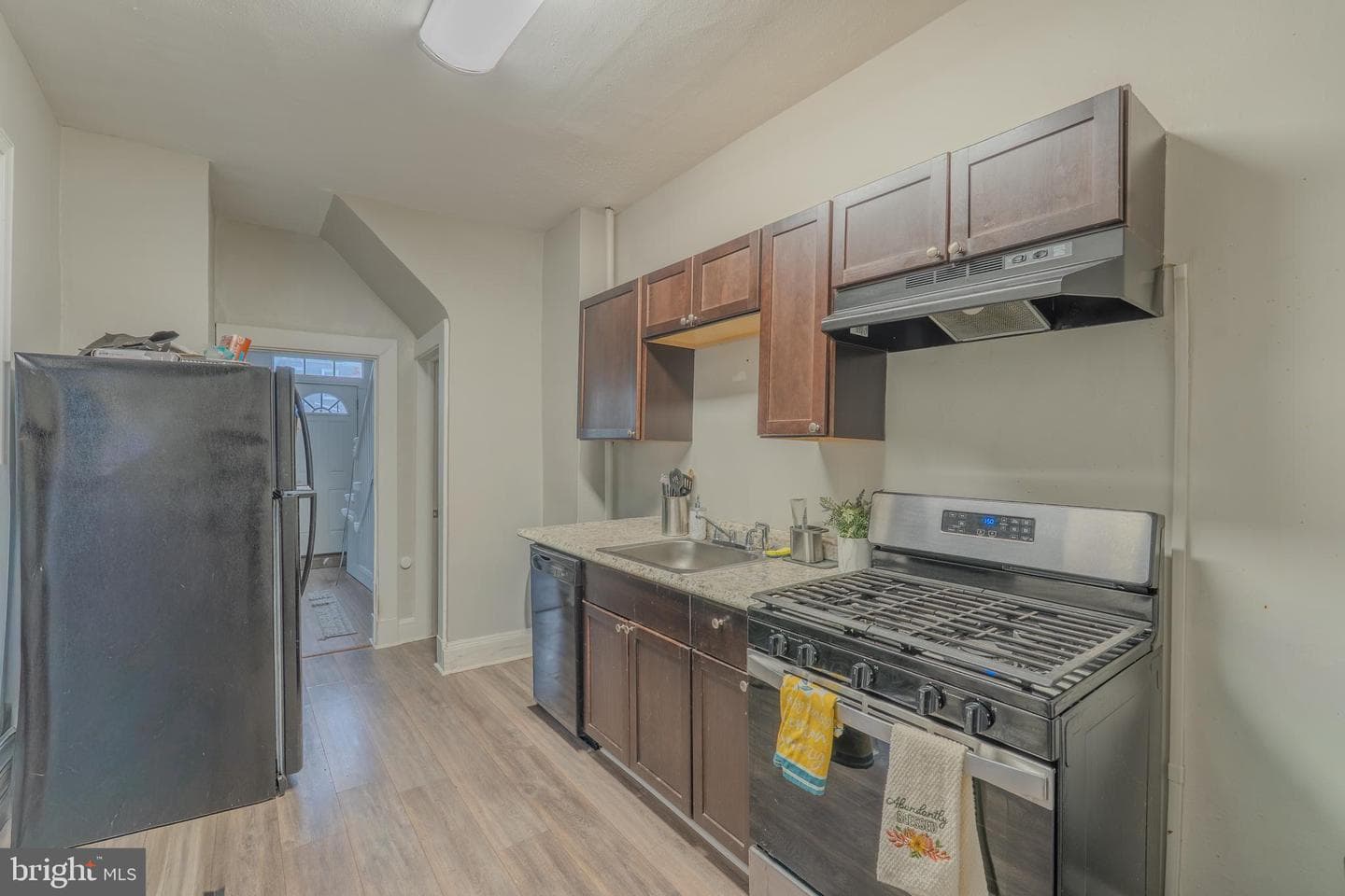 4909 Litchfield Avenue photo 7