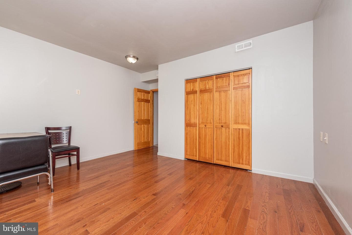3126 W North Avenue photo 17