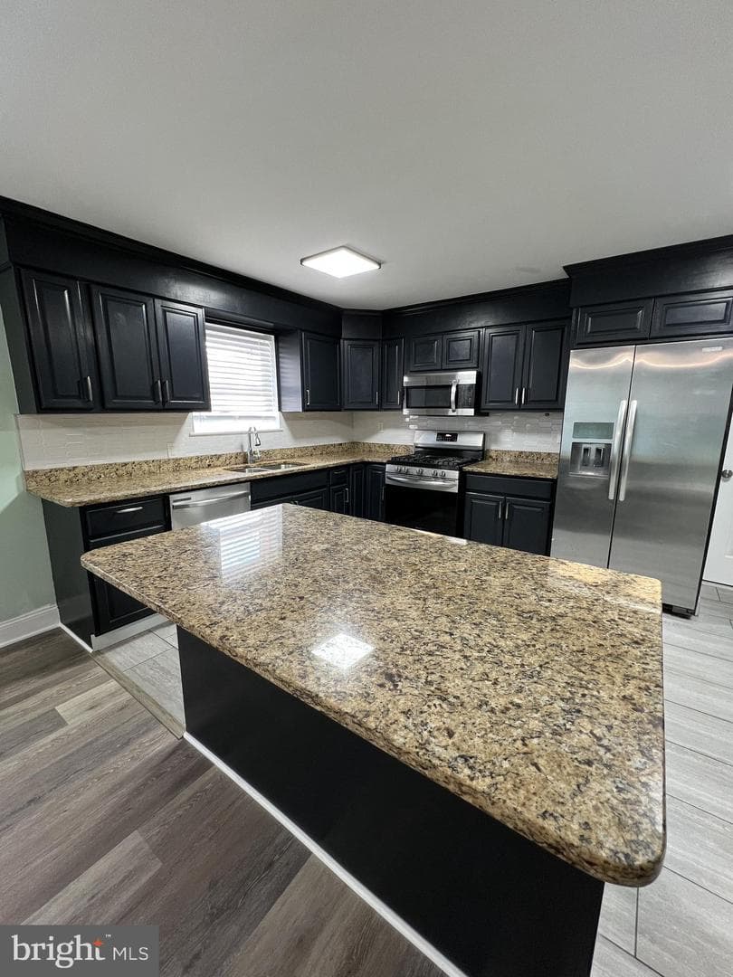 3651 Glengyle Avenue #2f photo 3
