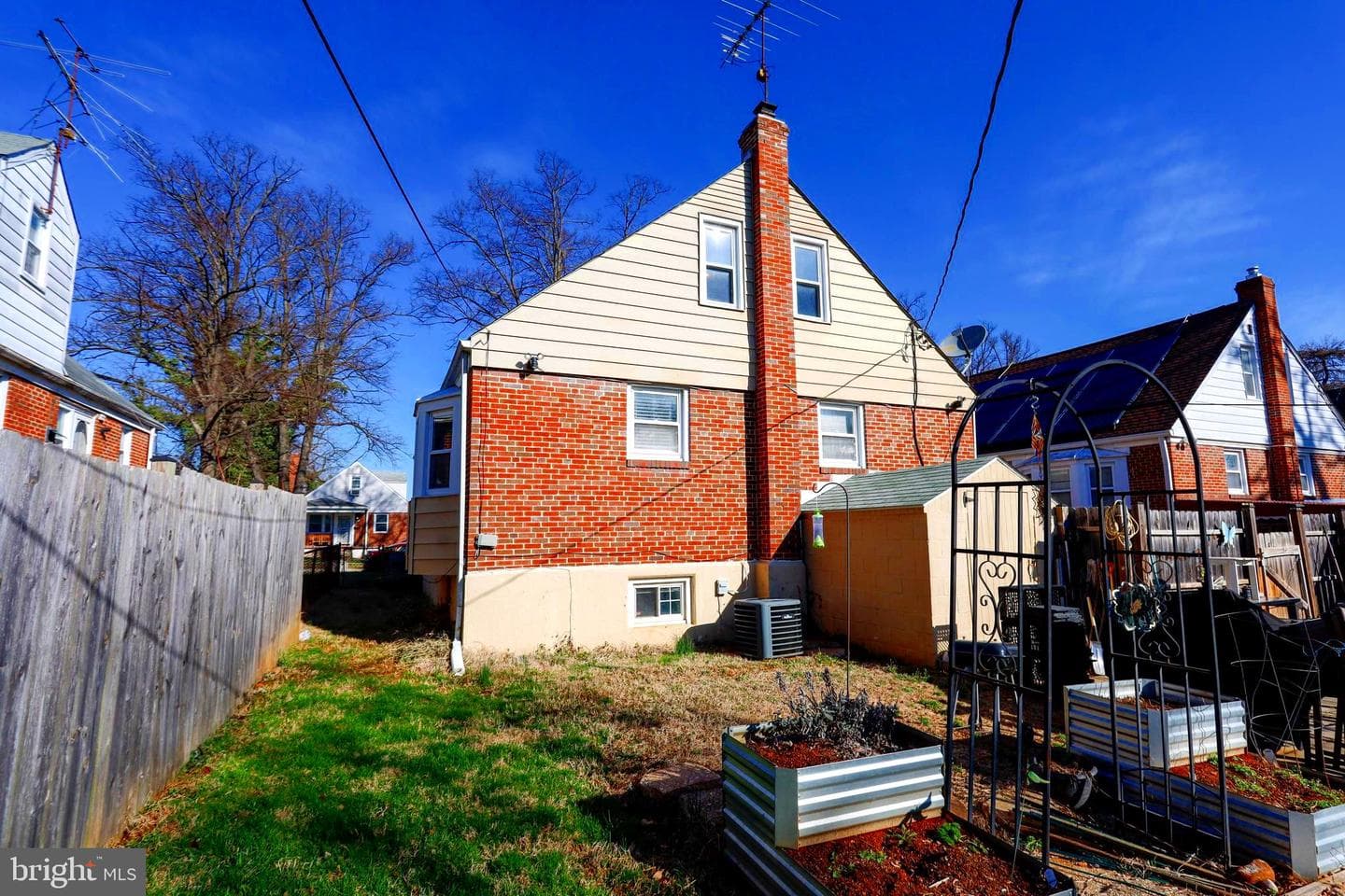 3011 Manhattan Avenue photo 34