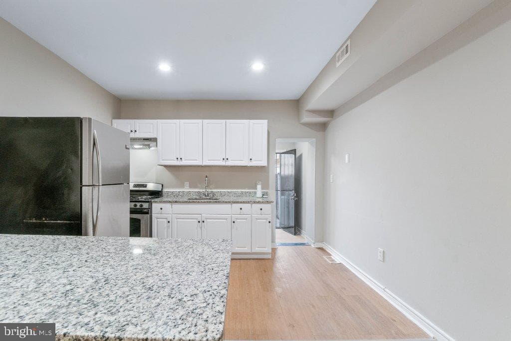 2108 Ashton Street photo 11