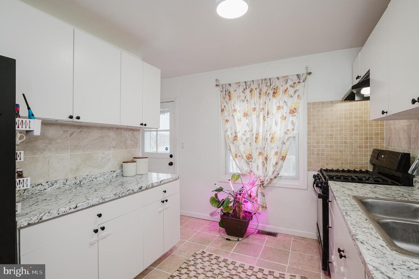 5709 Anthony Avenue photo 12