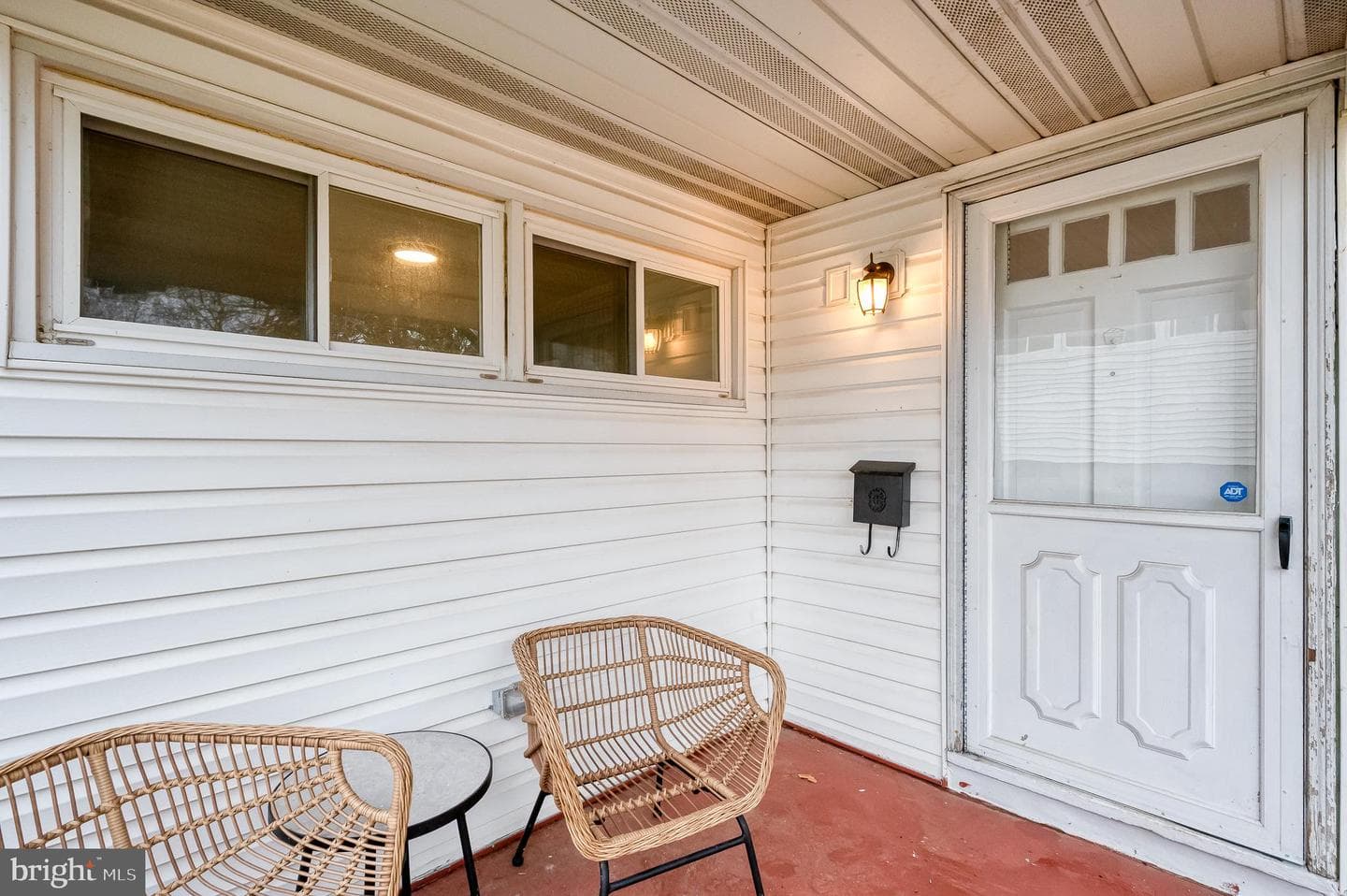 5709 Anthony Avenue photo 3