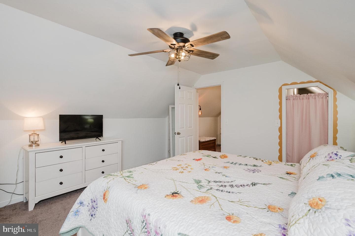 5709 Anthony Avenue photo 30