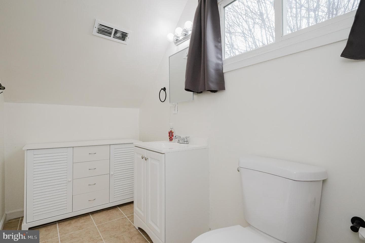 5709 Anthony Avenue photo 34