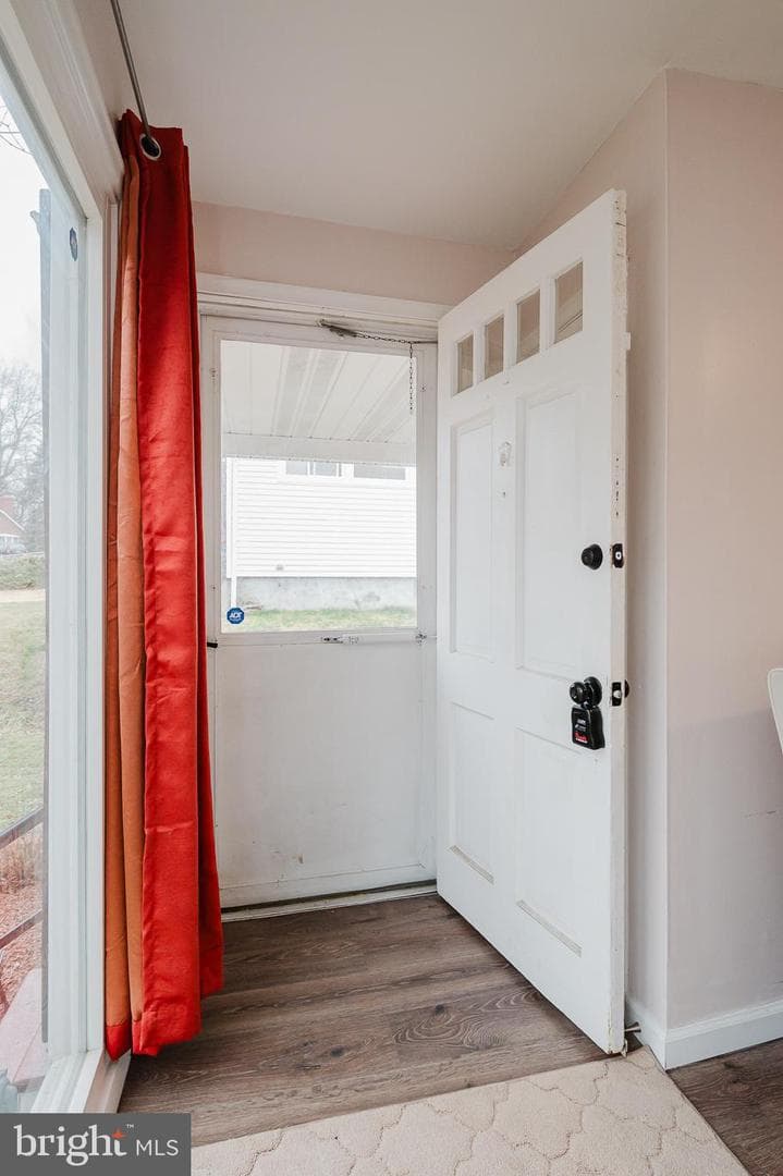5709 Anthony Avenue photo 4