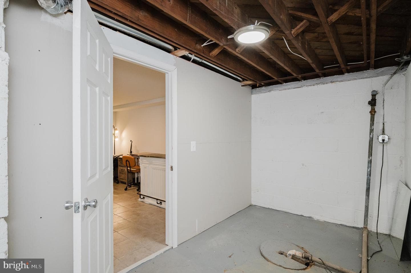 5709 Anthony Avenue photo 42
