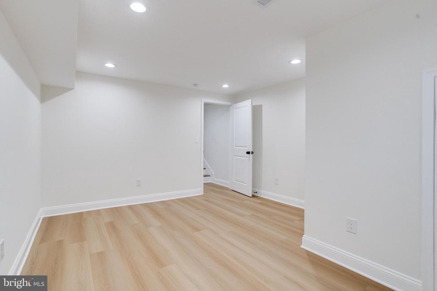 711 N Patterson Park Avenue photo 32