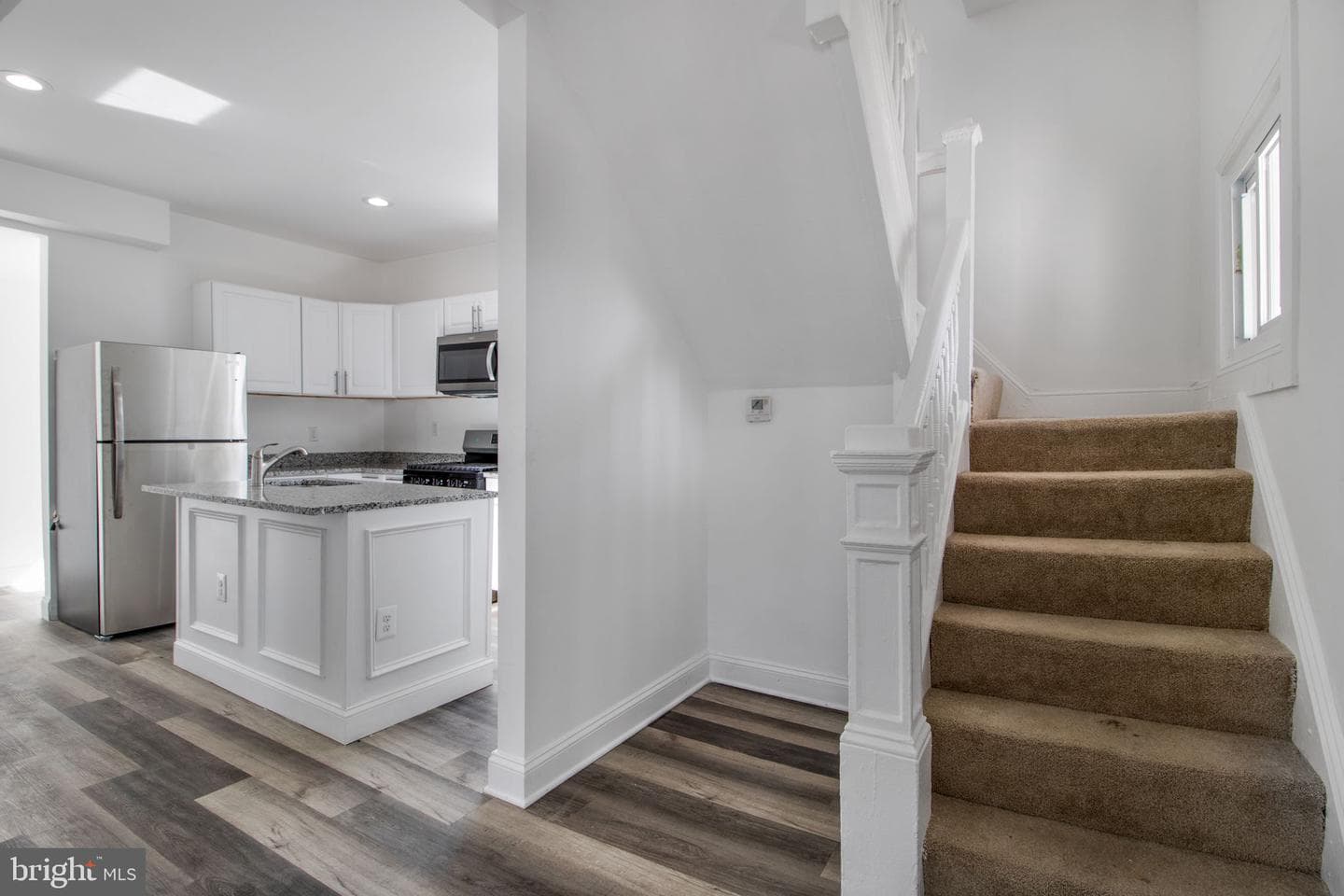 5327 Hamlin Ave photo 28