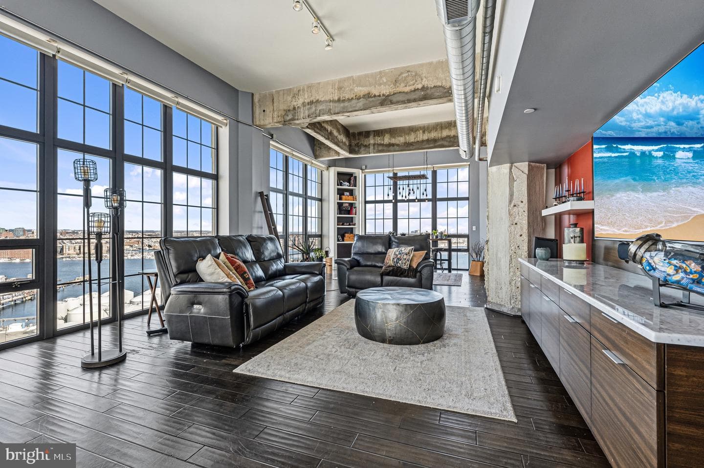 1200 Steuart Street #1711 photo 4