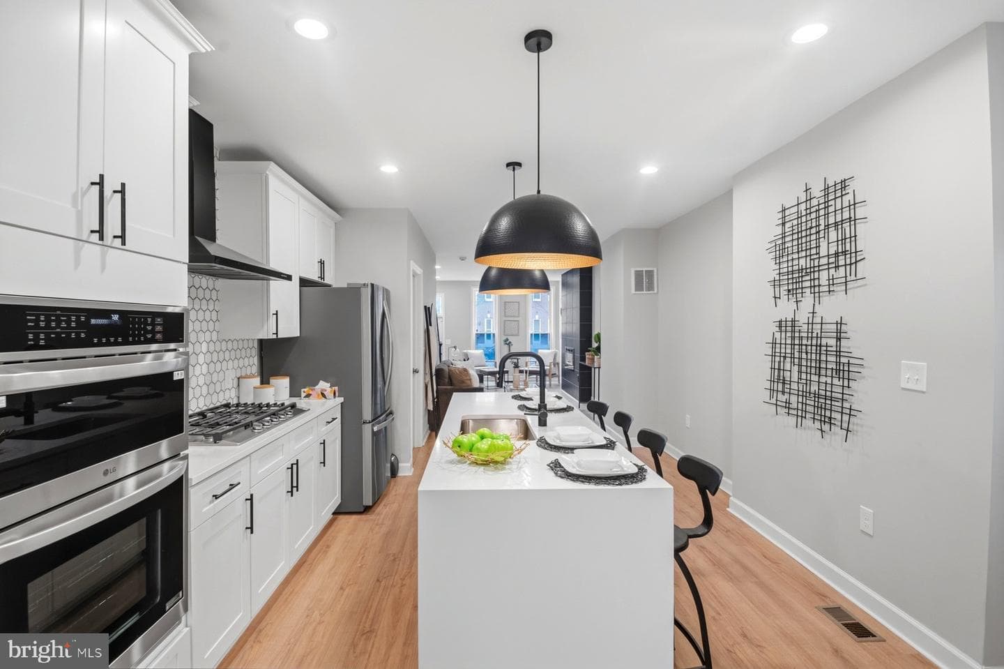 1028 N Fulton Avenue photo 11