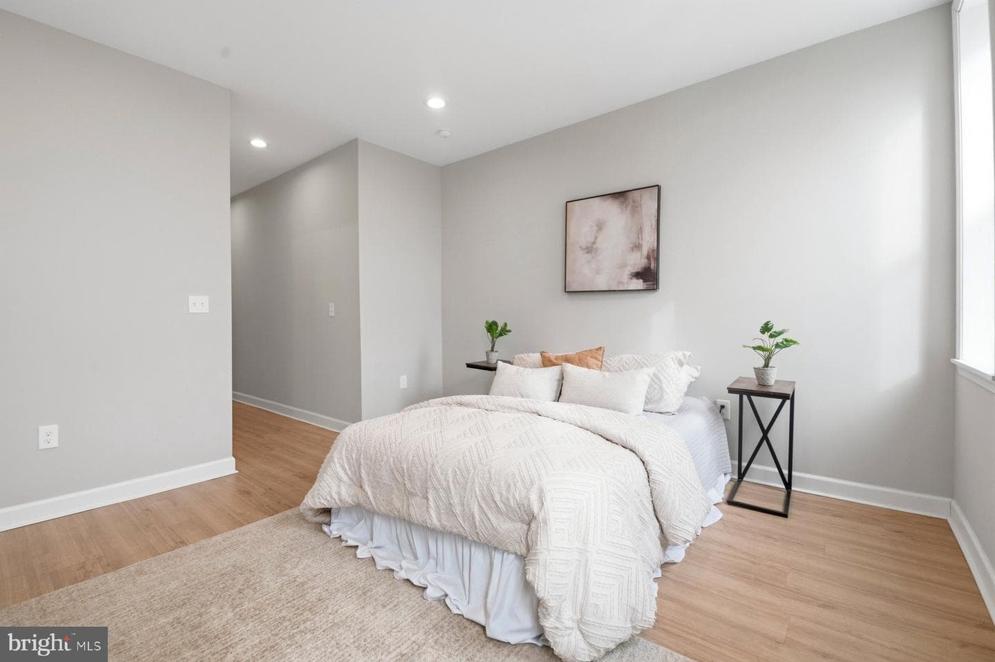 1028 N Fulton Avenue photo 30