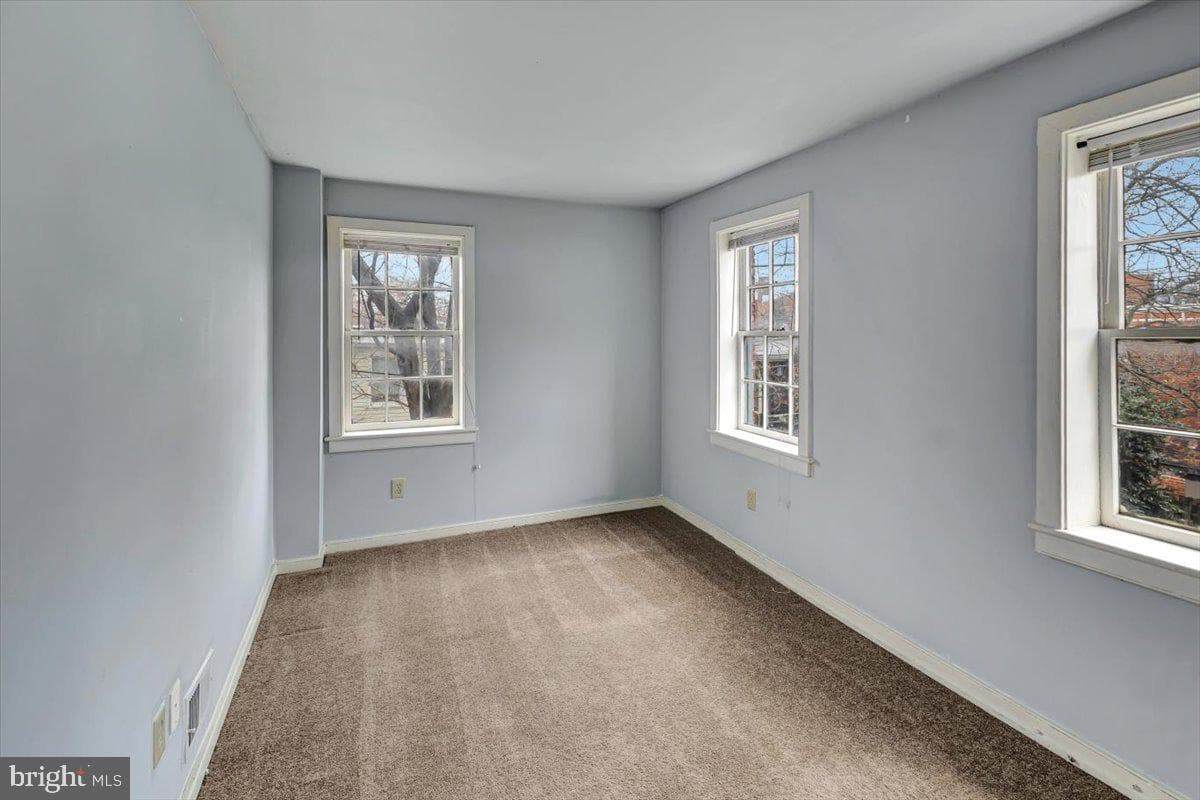 659 Portland Street photo 22