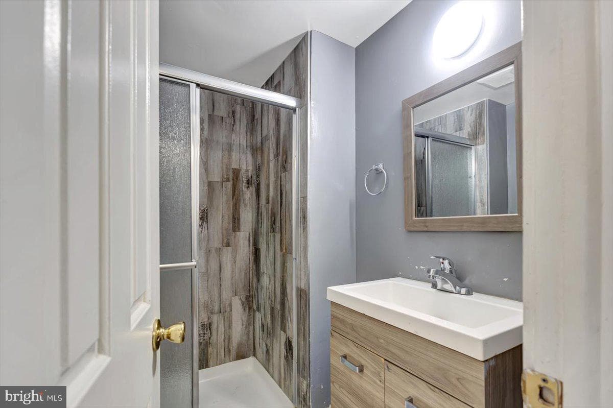 659 Portland Street photo 25