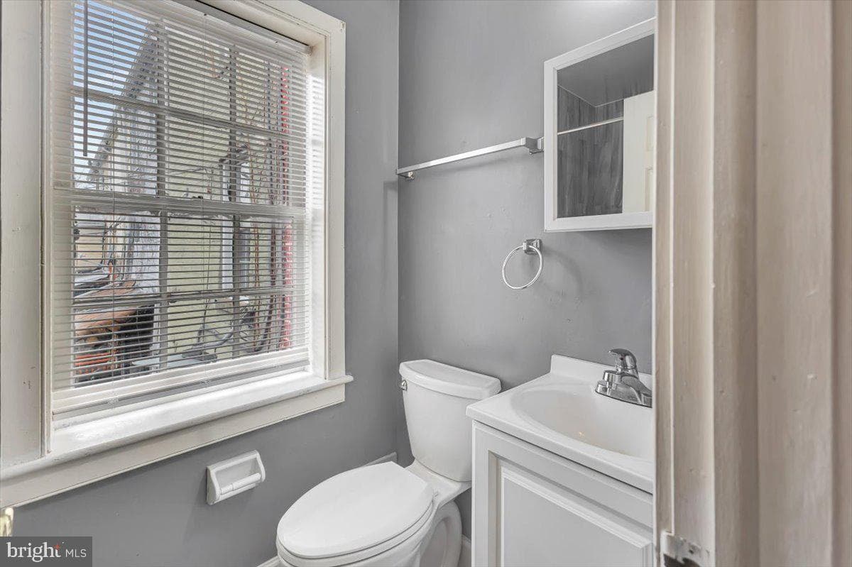 659 Portland Street photo 26
