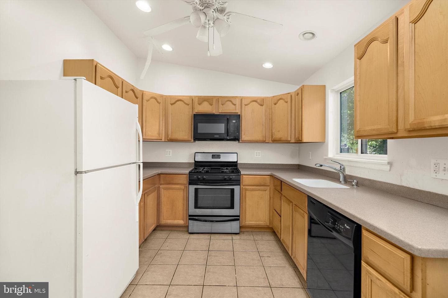 1407 Mchenry Street photo 15