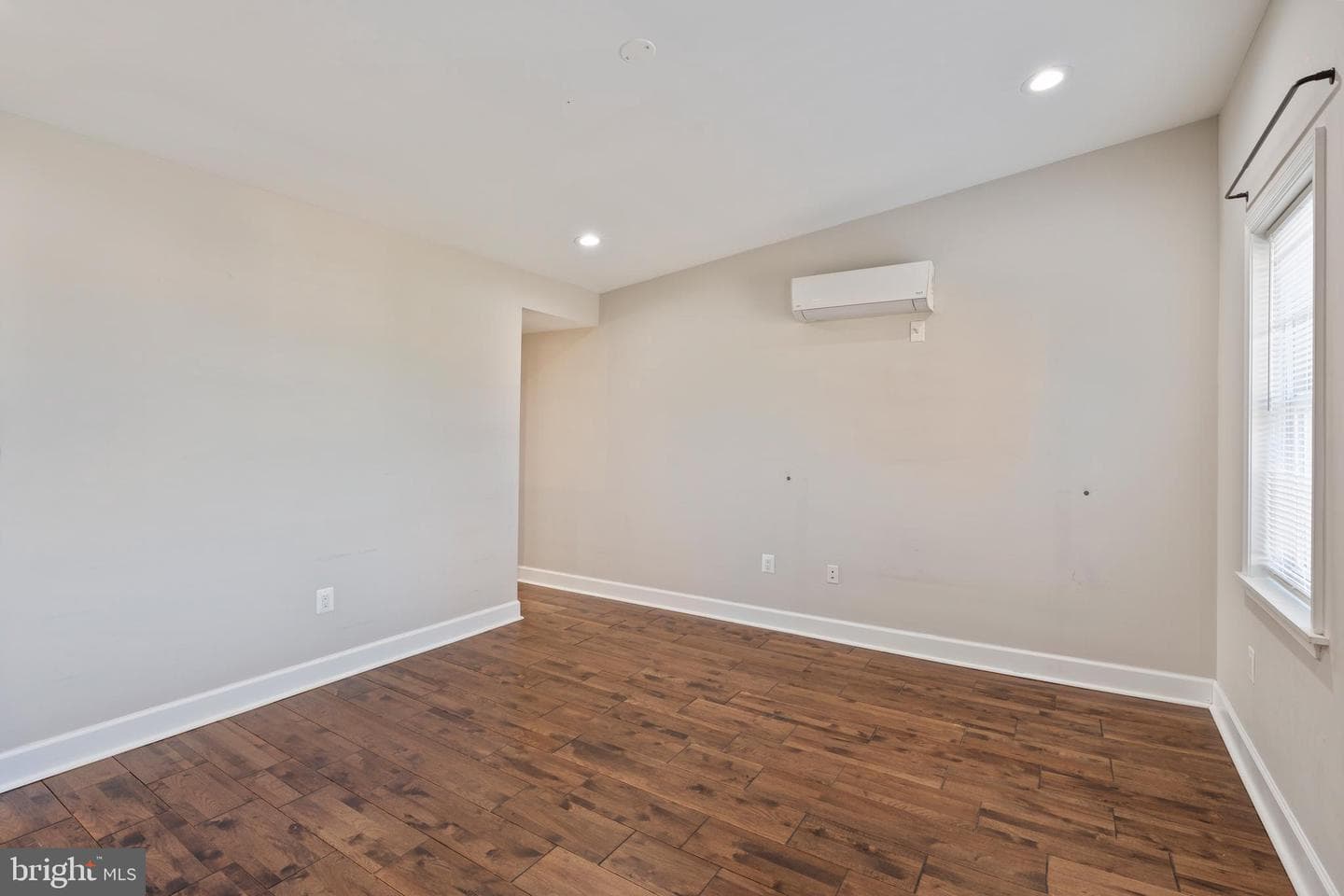 3819 Roland Avenue photo 21