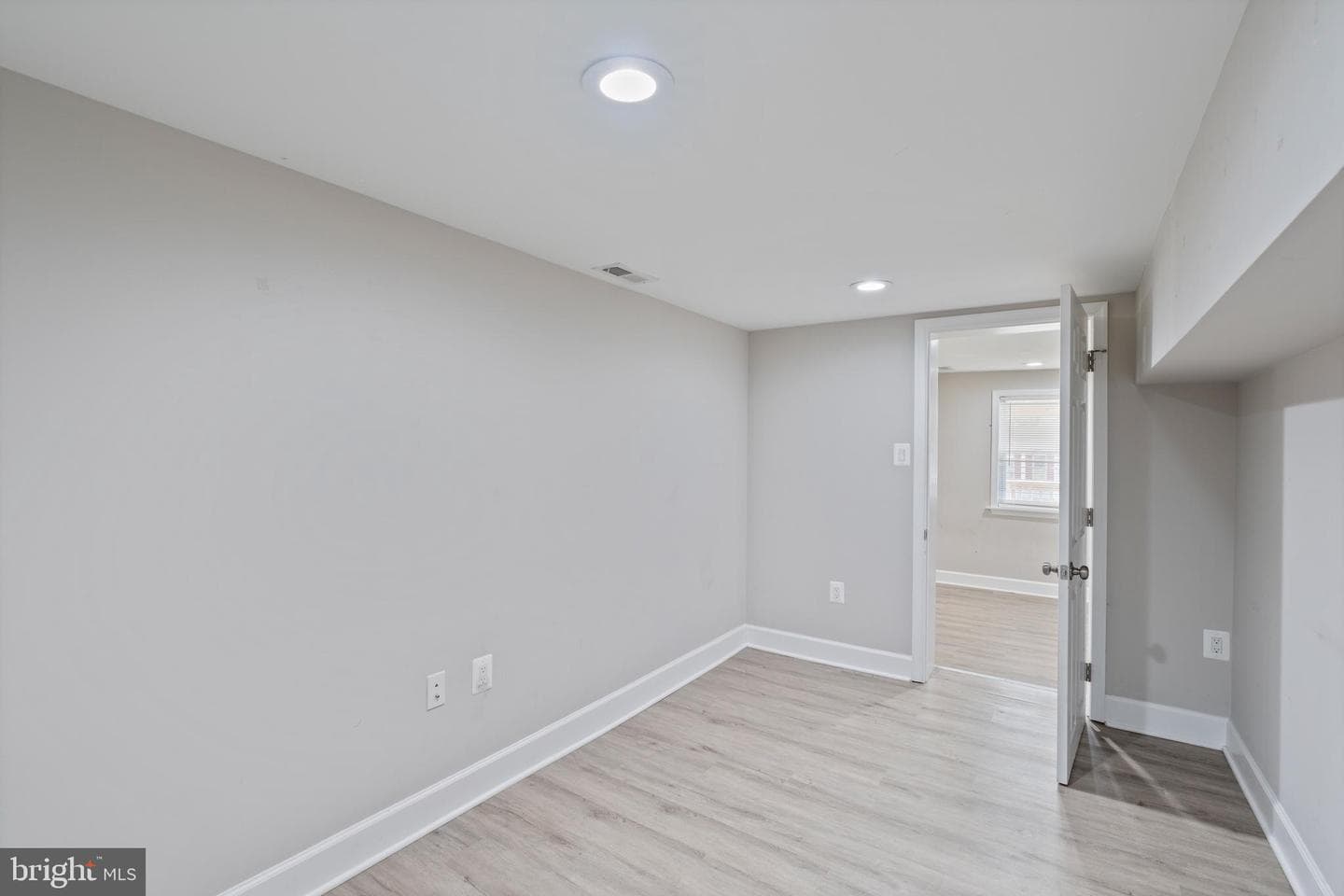 3819 Roland Avenue photo 34