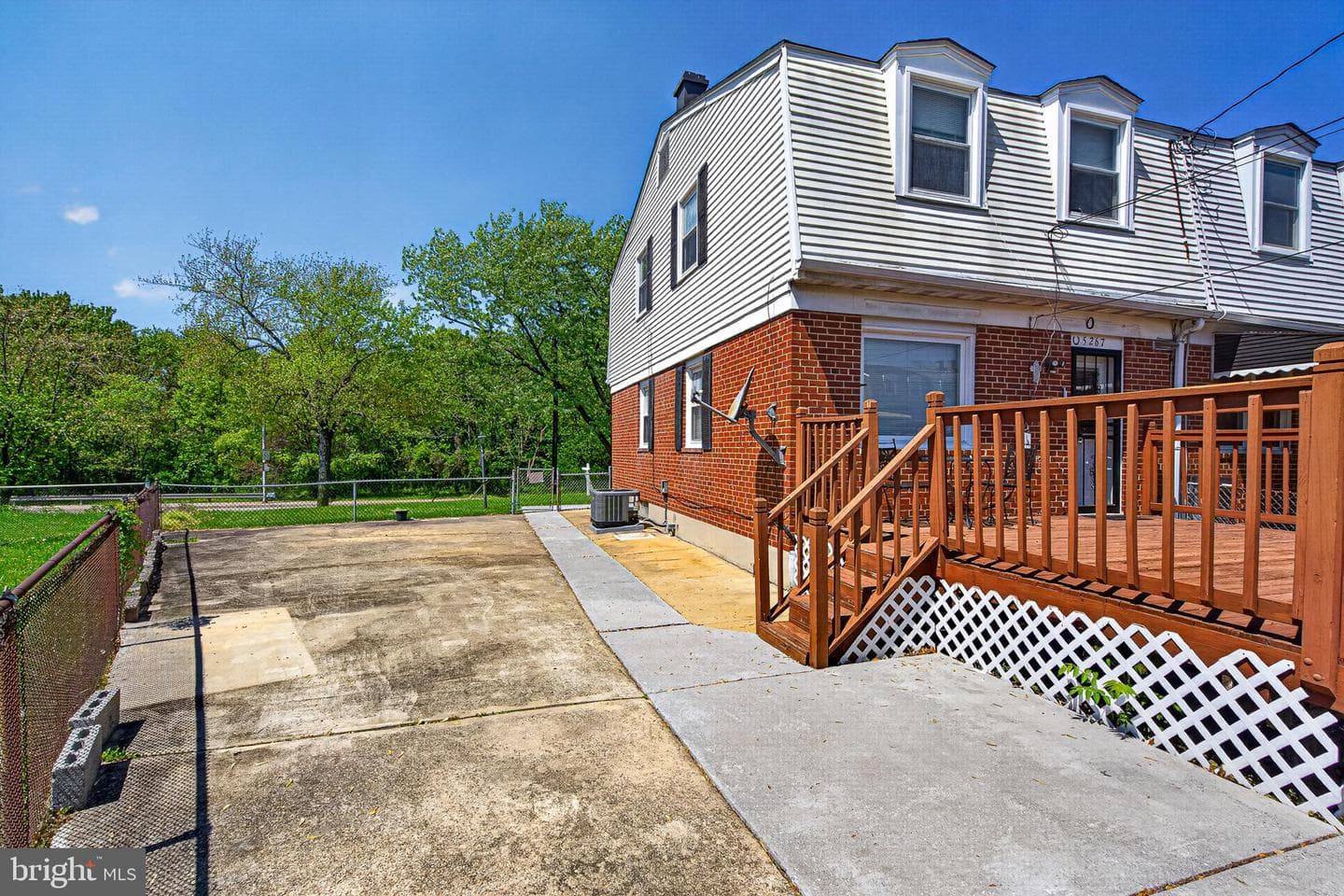 5267 Cedonia Avenue photo 23