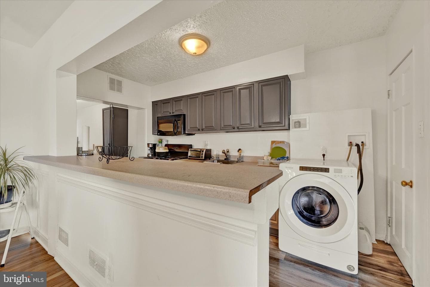 3922 Mortimer Avenue photo 10