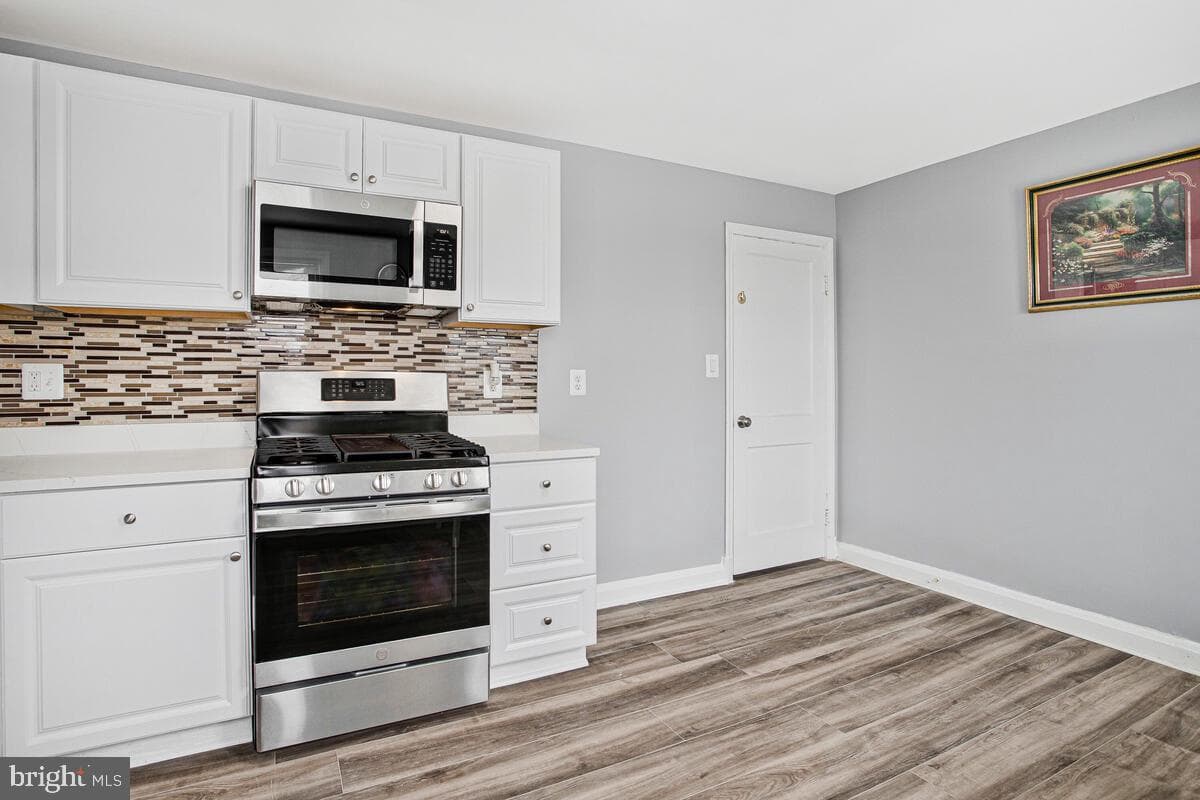 4004 Dudley Avenue photo 3