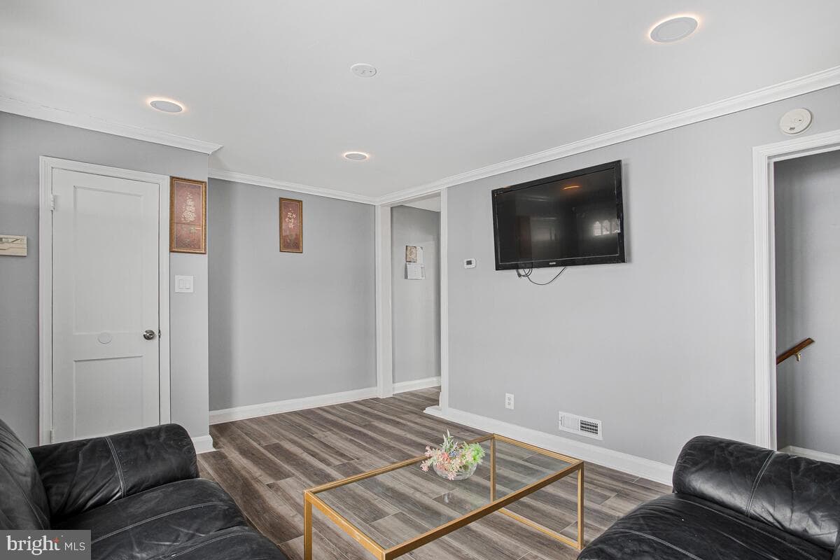 4004 Dudley Avenue photo 4