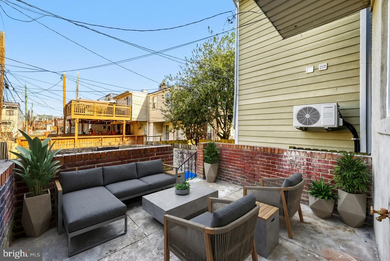 2328 E Baltimore Street photo 10