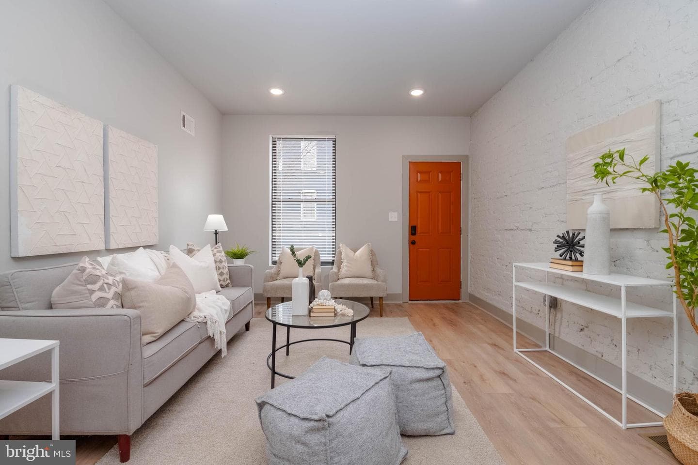 437 N Glover Street photo 4