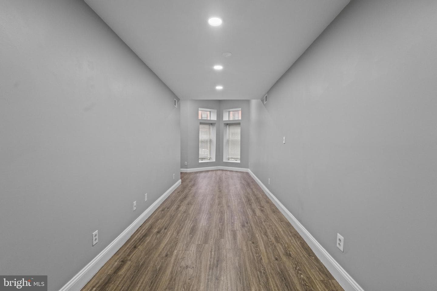 823 Newington Avenue photo 6