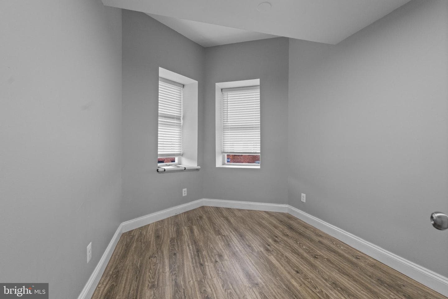 823 Newington Avenue photo 7