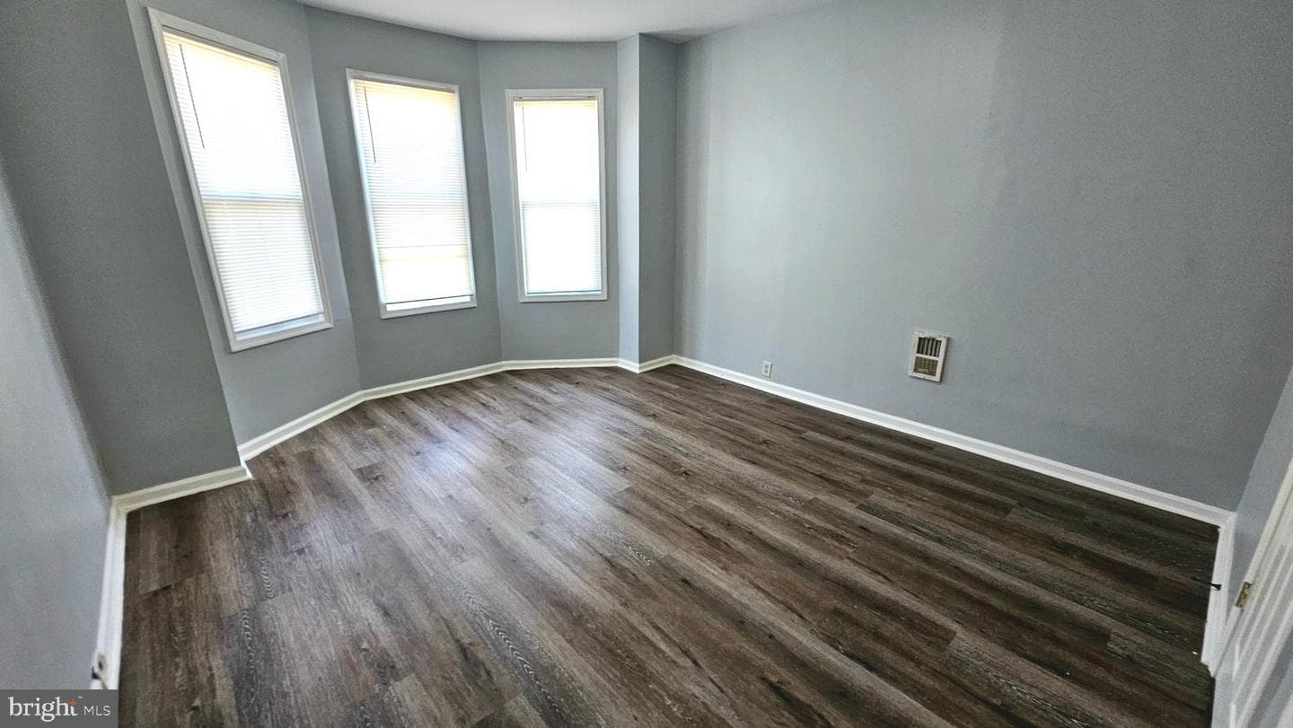 2805 Erdman photo 11