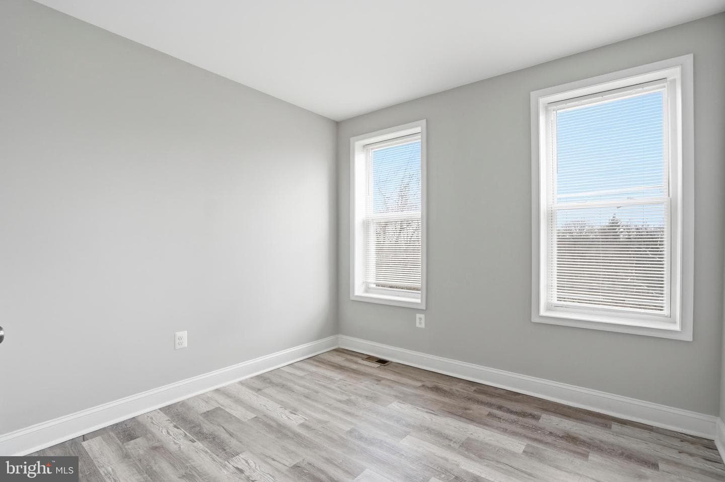 3445 Cottage Avenue photo 18