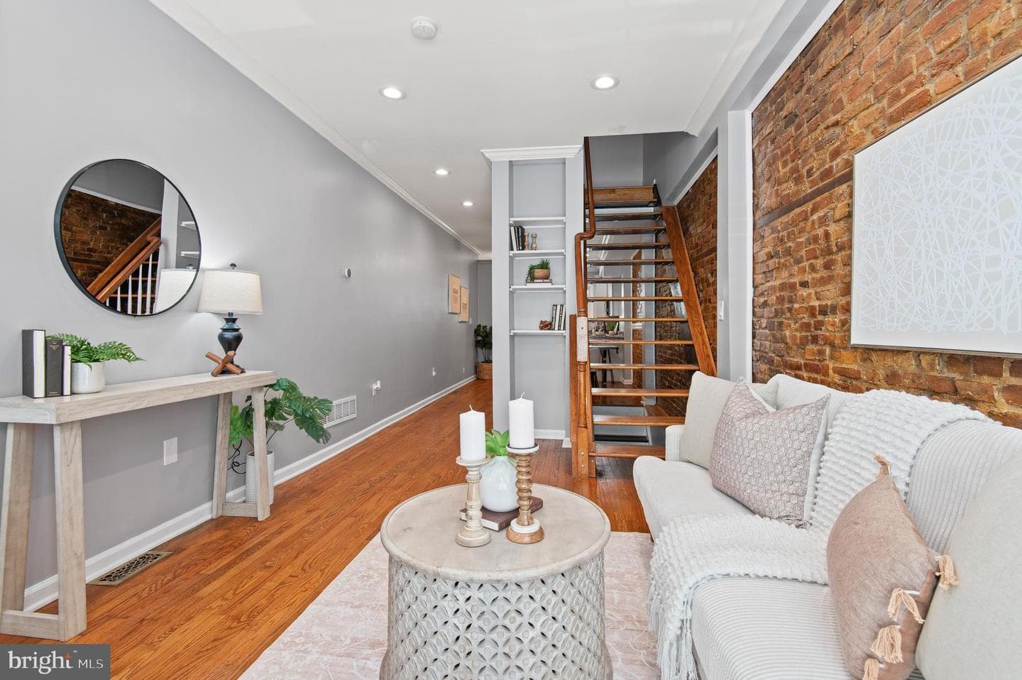 1236 Sargeant Street photo 3
