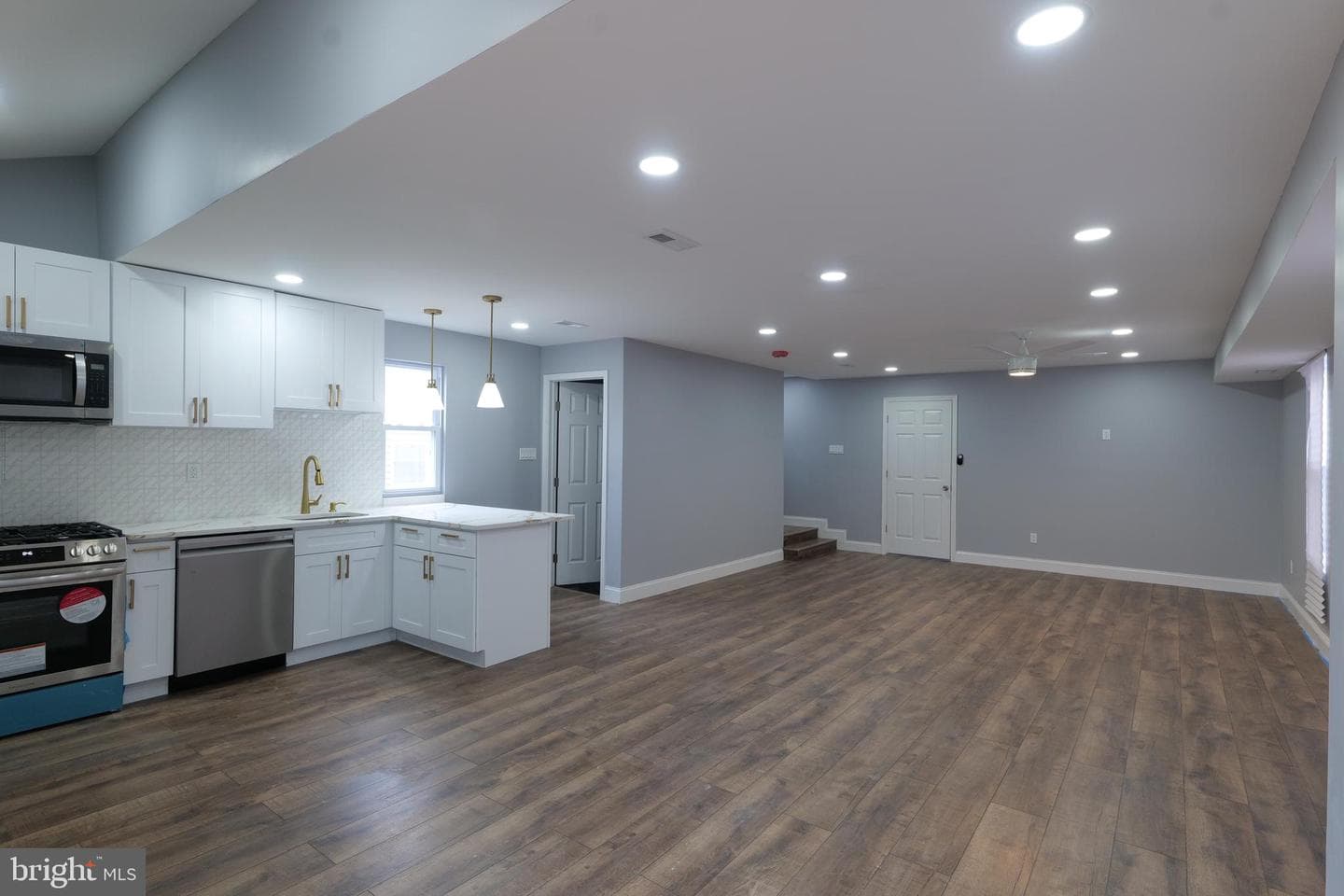 4905 Midwood Avenue photo 10