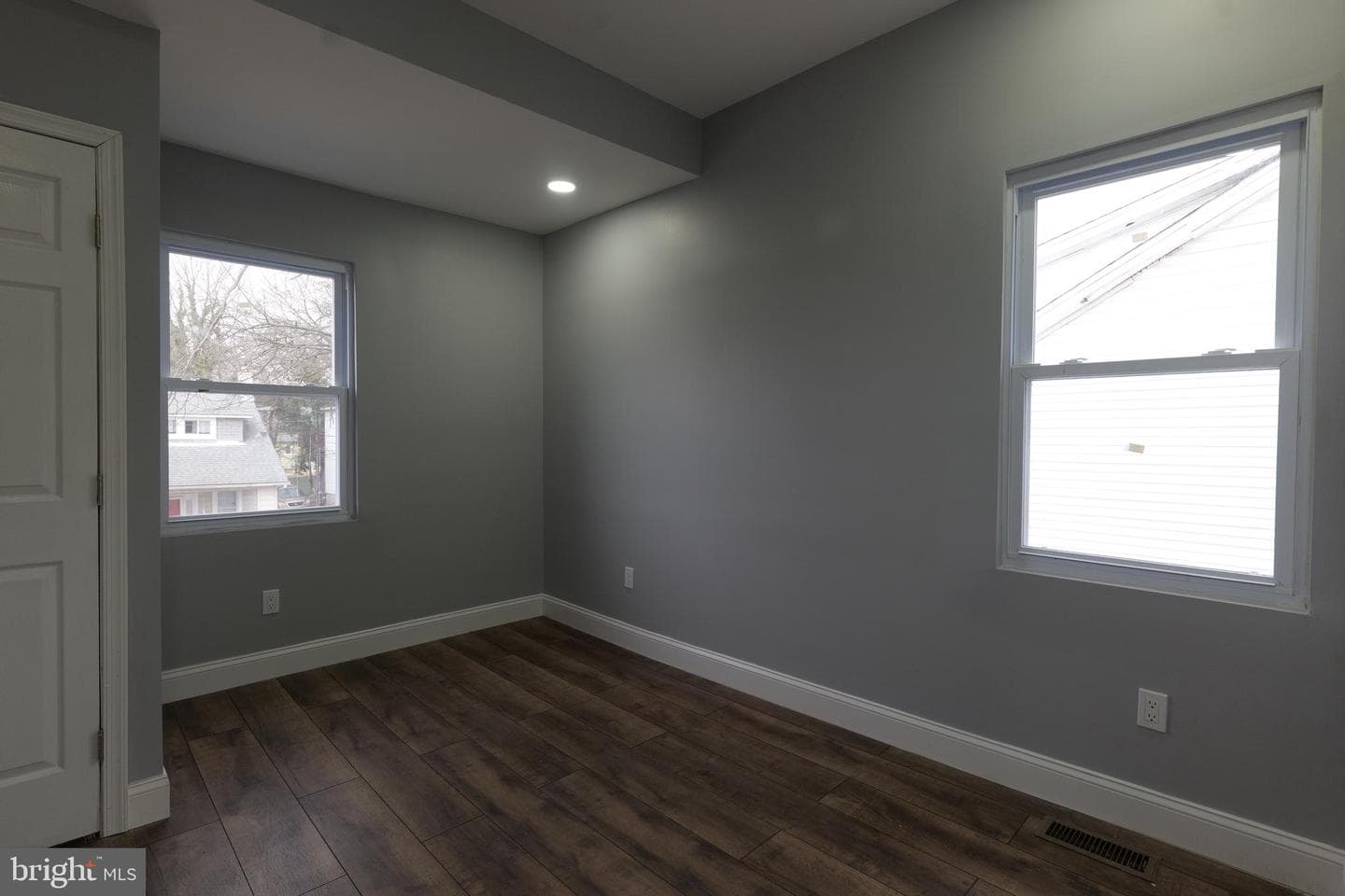 4905 Midwood Avenue photo 27