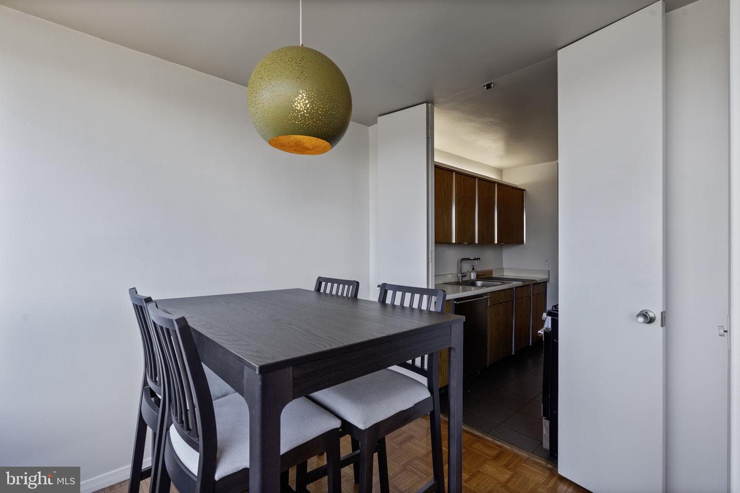 4000 N Charles Street #905 photo 8