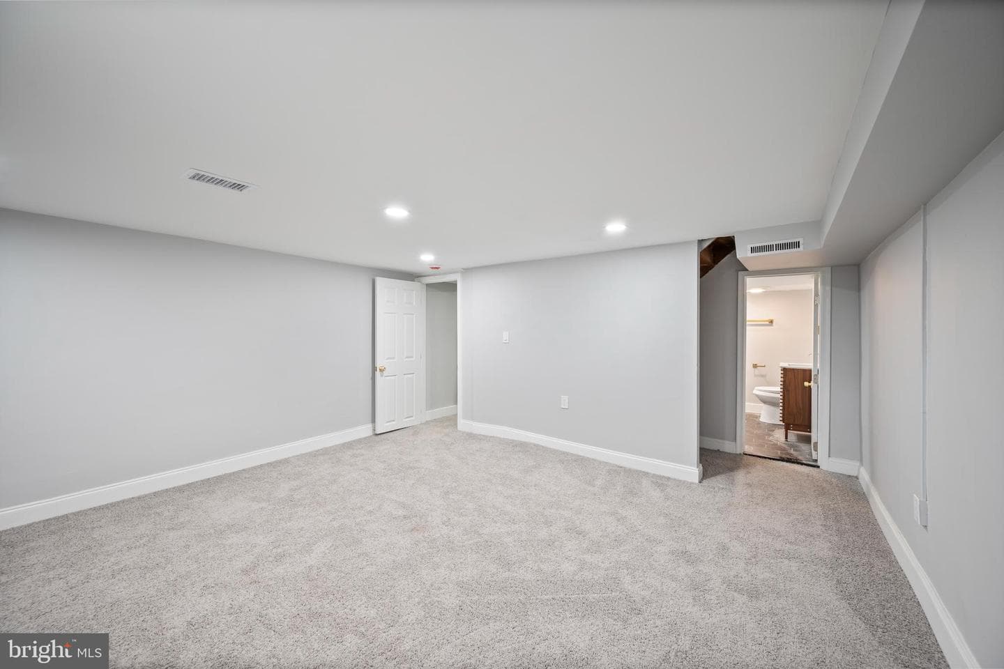 2119 Ashburton Street photo 26