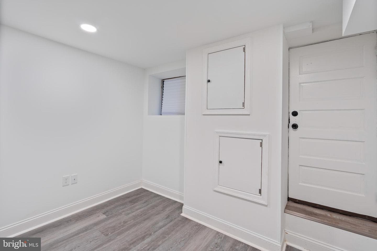 1352 Andre Street photo 23