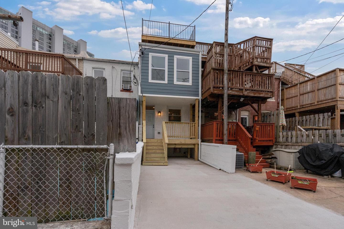 1352 Andre Street photo 51