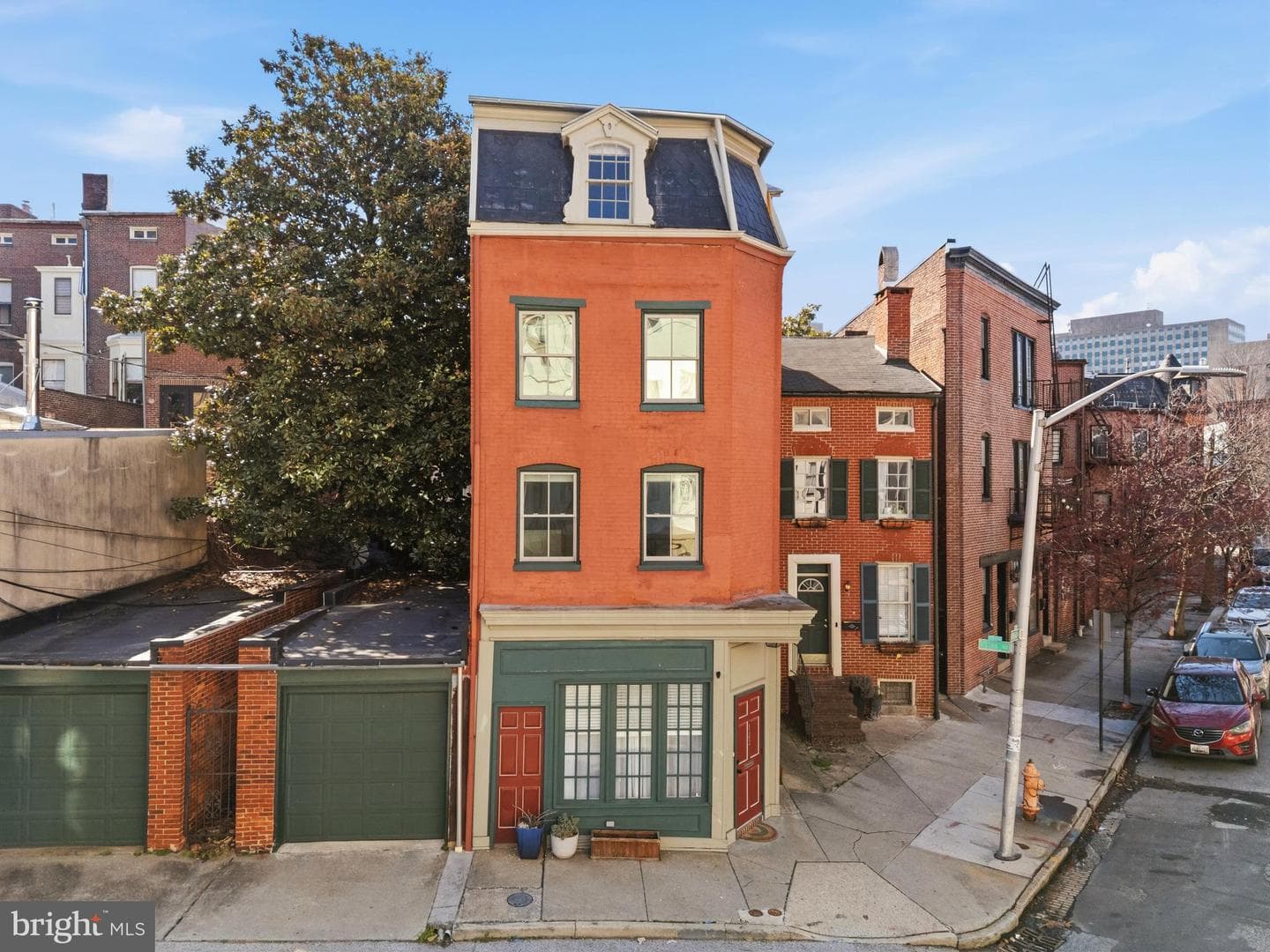 123 W Read Street