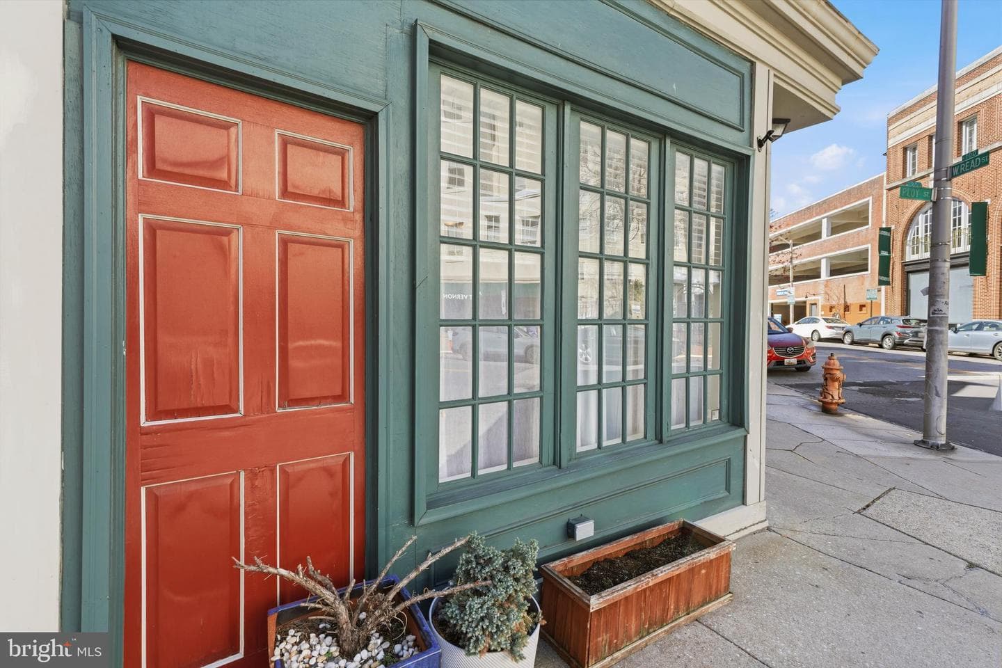 123 W Read Street photo 46