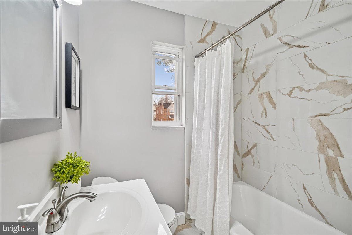 3944 Brooklyn Avenue photo 12